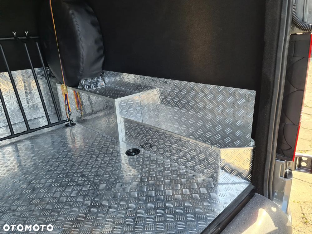 Mercedes-Benz Sprinter - 15