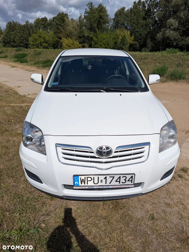 Toyota Avensis 1.8 VVT-i Terra - 1
