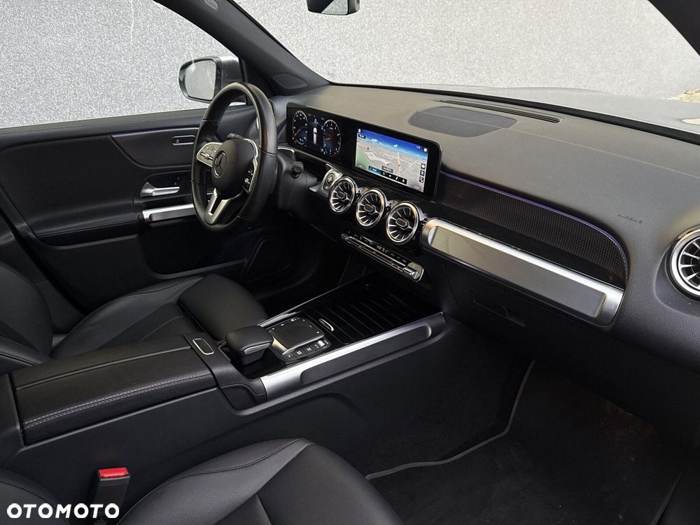 Mercedes-Benz GLB - 17