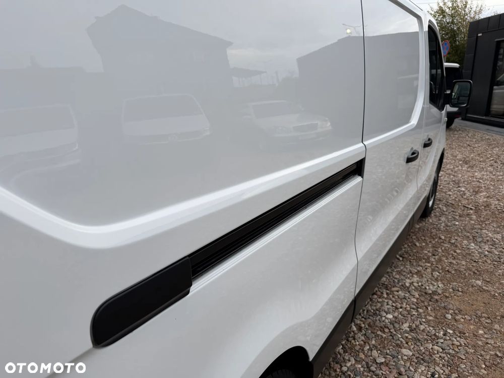 Renault TRAFIC VAN EXTRA Long, L2H1 MAXI, VAT-1, MOCNY SILNIK 2.0 dCi 145KM Euro6, ROZRZĄD NA ŁAŃCUCHU, DESIGN BUSINESS+ Radio ALPINE, REFLEKTORY RENAULT FULL LED PURE VISION+ PAKIET CHROM, MOBILNE BIURO, PARKTRONIKI, Furgon van z pełną zabudową paki 3m, Duża ładowność: 1124kg, Pojemność 6,7m3 - 22