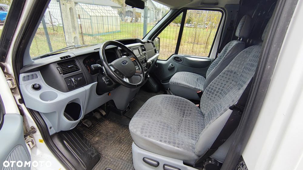 Ford Transit - 10