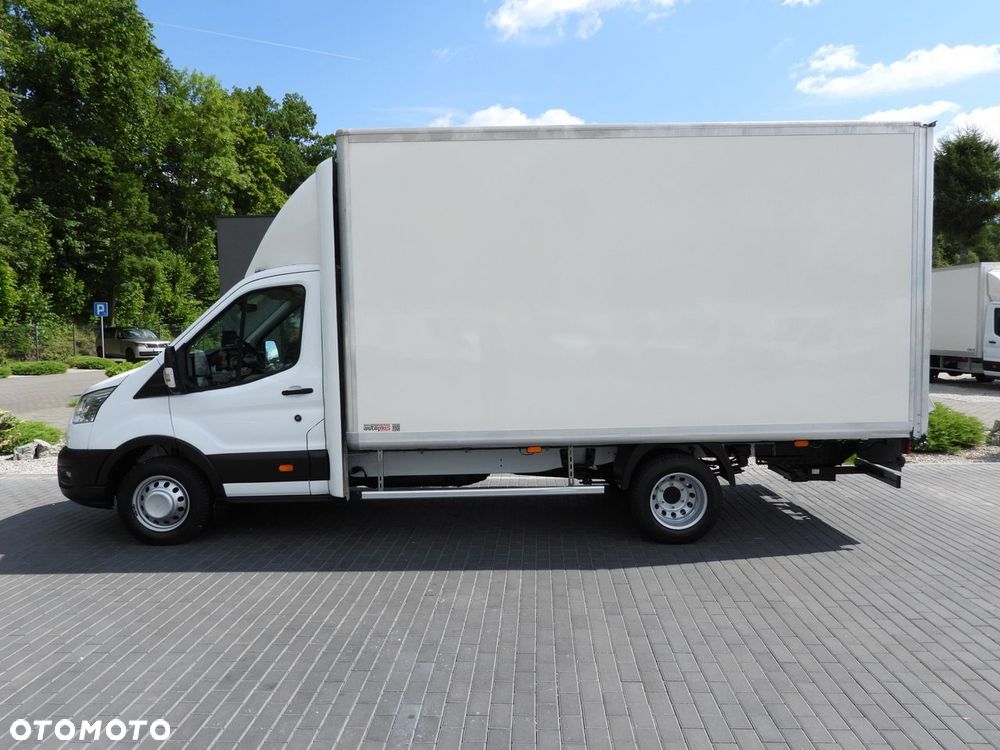 Ford TRANSIT KONTENER WINDA 8 PALET TEMPOMAT LEDY BLIŹNIACZE KOŁA KLIMATYZACJA  130KM - 9