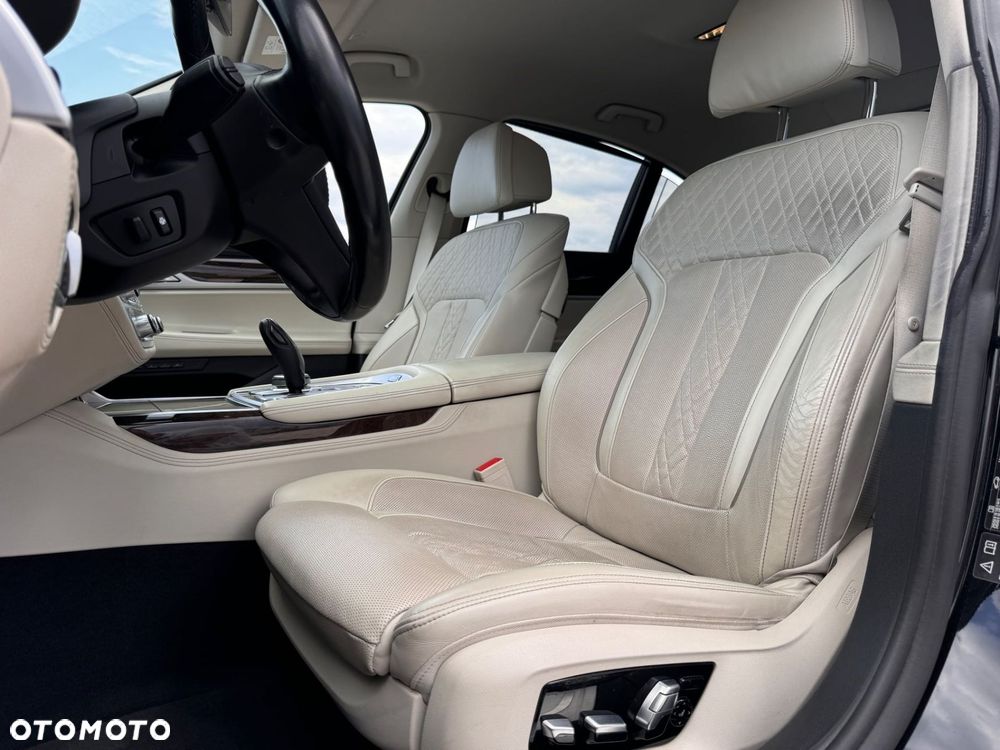 BMW Seria 7 - 22
