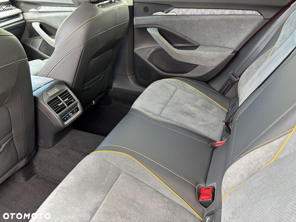 Skoda Superb 1.5 TSI mHEV Selection DSG - 17