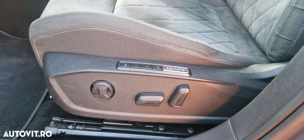 Volkswagen Golf 2.0 TDI DSG Style - 9