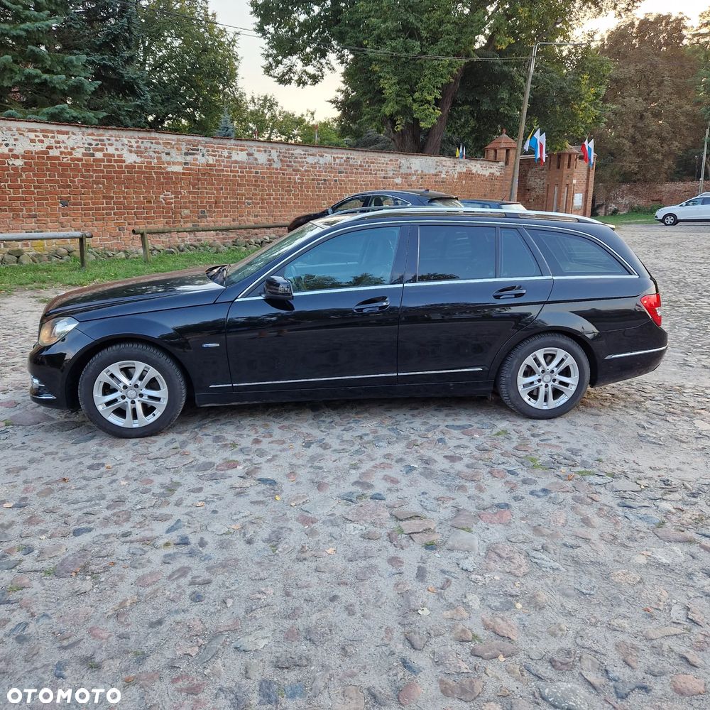 Mercedes-Benz Klasa C 220 CDI DPF (BlueEFFICIENCY) 7G-TRONIC Avantgarde - 3