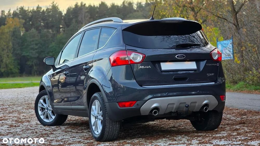 Ford Kuga 2.0 TDCi 2x4 Titanium - 4