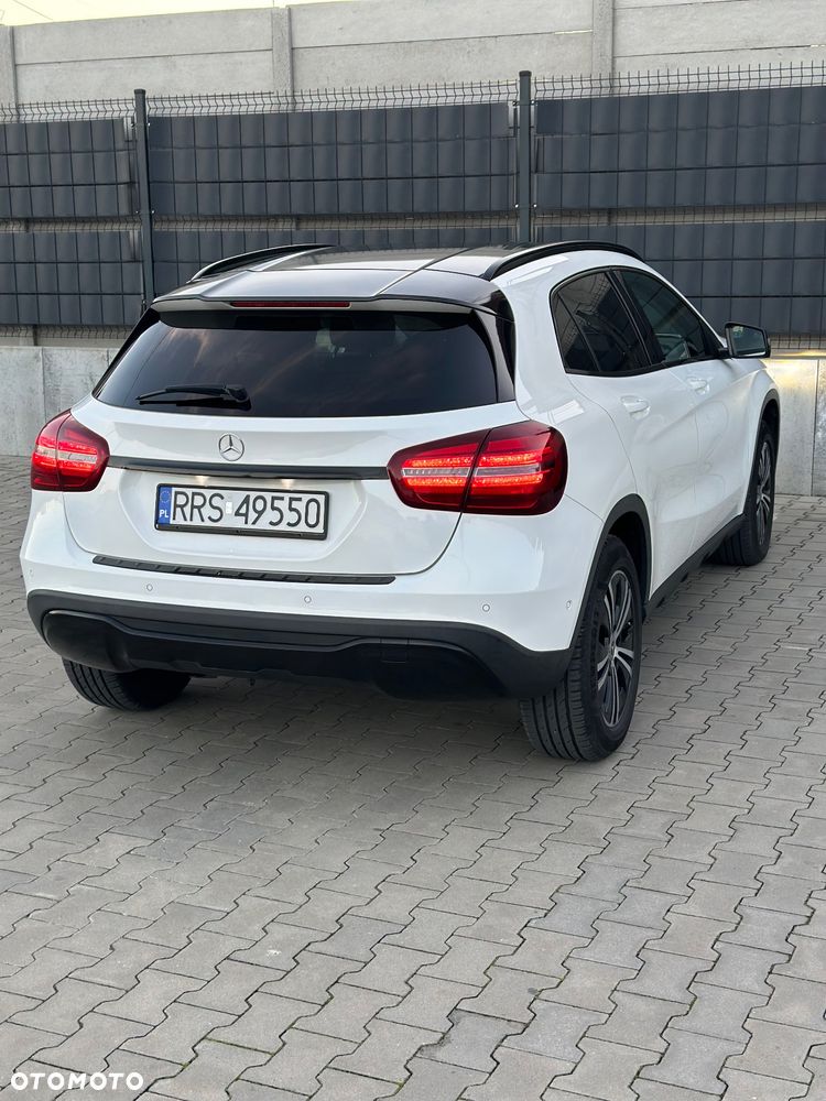 Mercedes-Benz GLA - 2