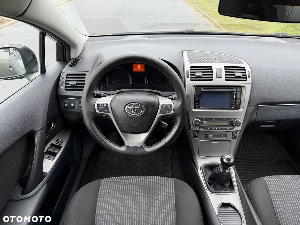 Toyota Avensis 1.8 Executive - 21