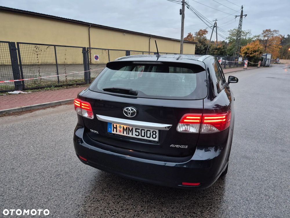 Toyota Avensis 1.8 Luna - 19