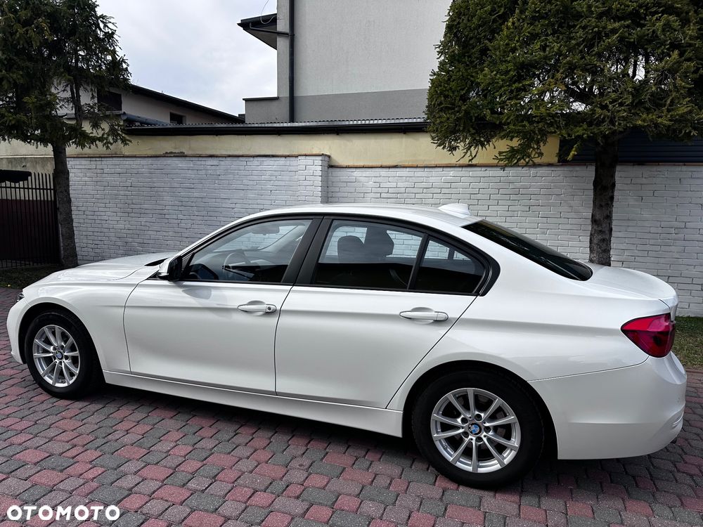 BMW Seria 3 318i - 3