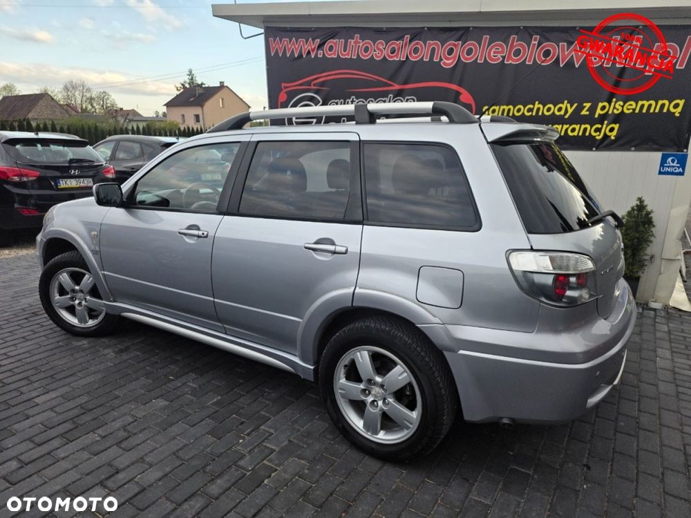 Mitsubishi Outlander - 4