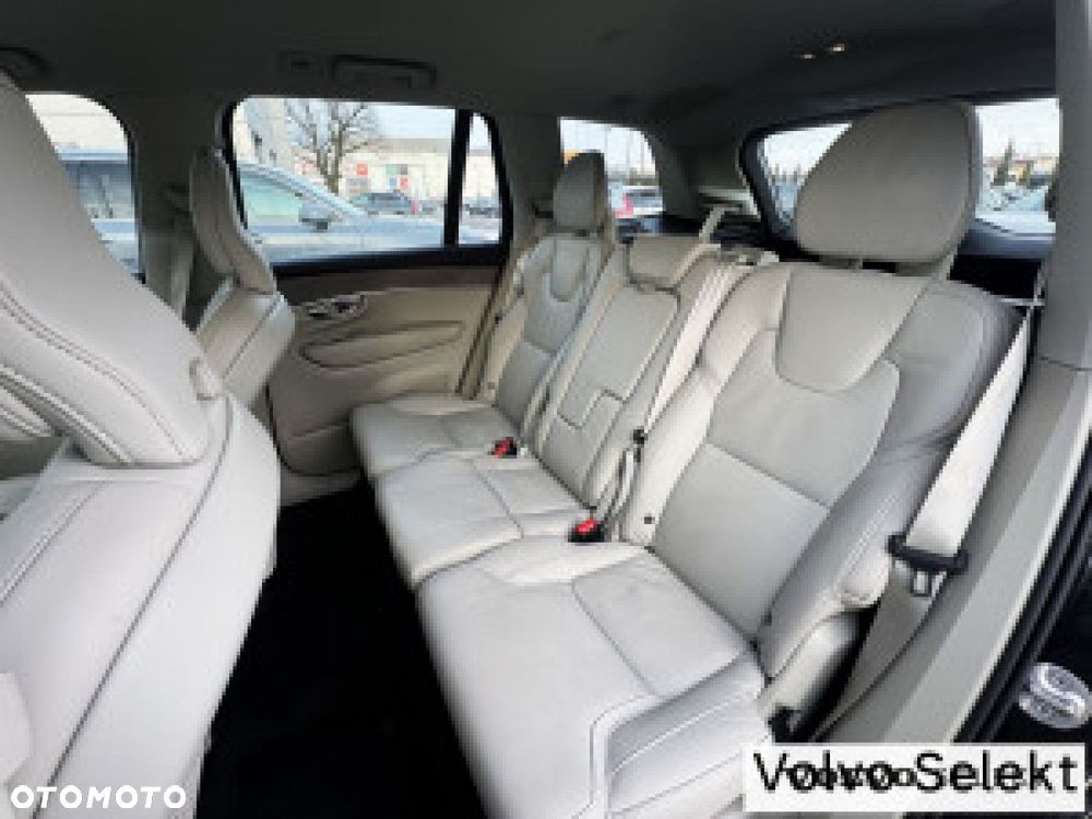 Volvo XC 90 - 30