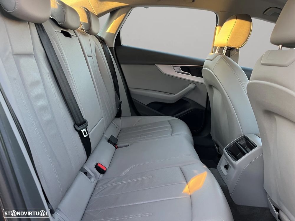 Audi A4 30 TDI S tronic design - 19