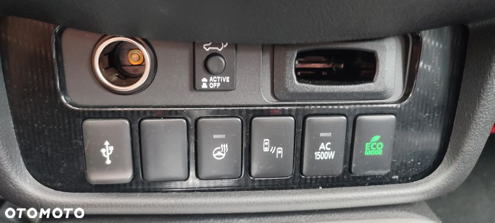 Mitsubishi Outlander Instyle + - 18
