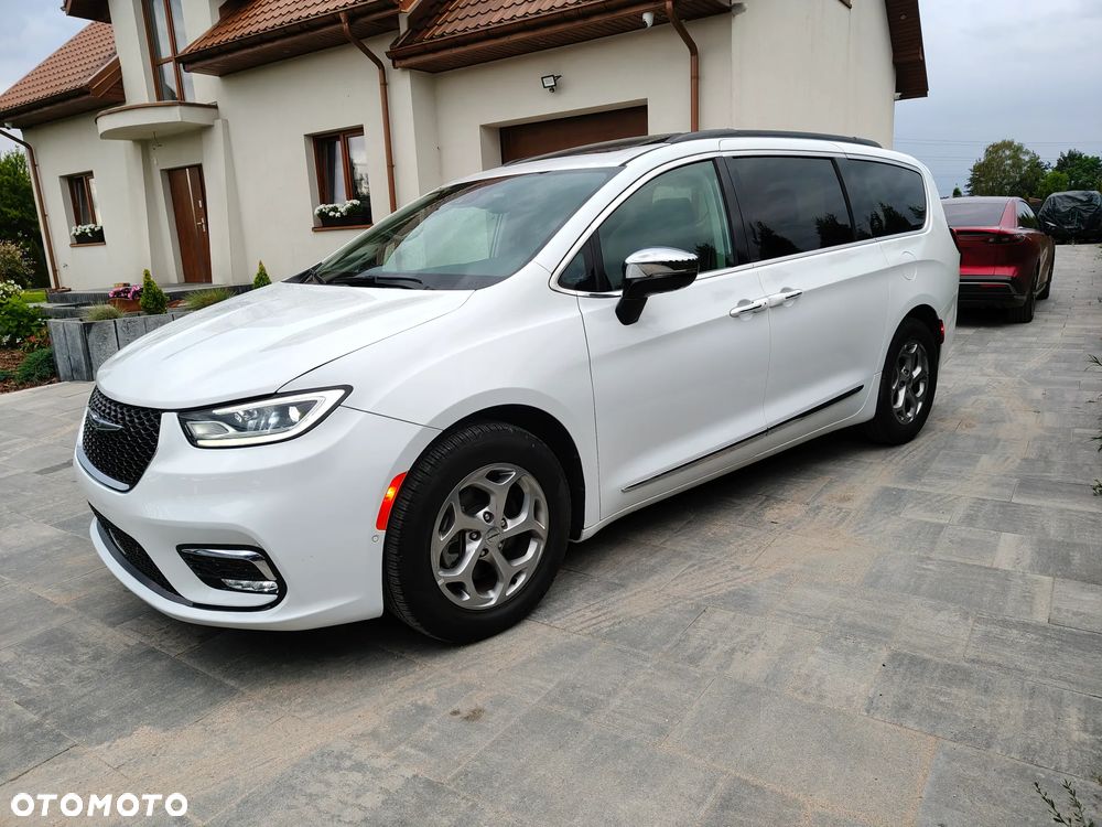 Chrysler Pacifica - 2