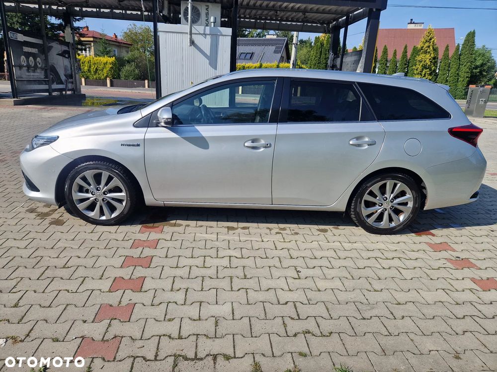 Toyota Auris Hybrid 135 Selection - 4
