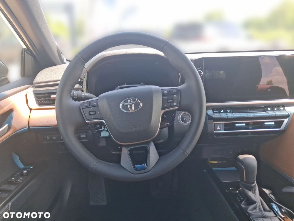 Toyota Camry - 12