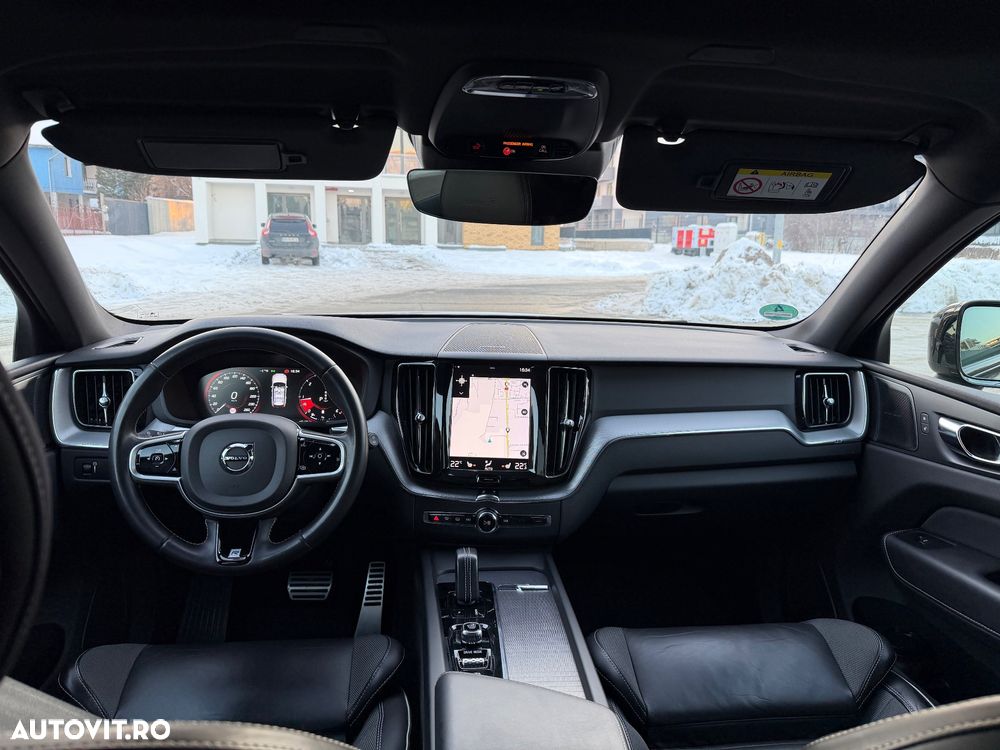 Volvo XC 60 B5 MHEV AWD R-Design - 8