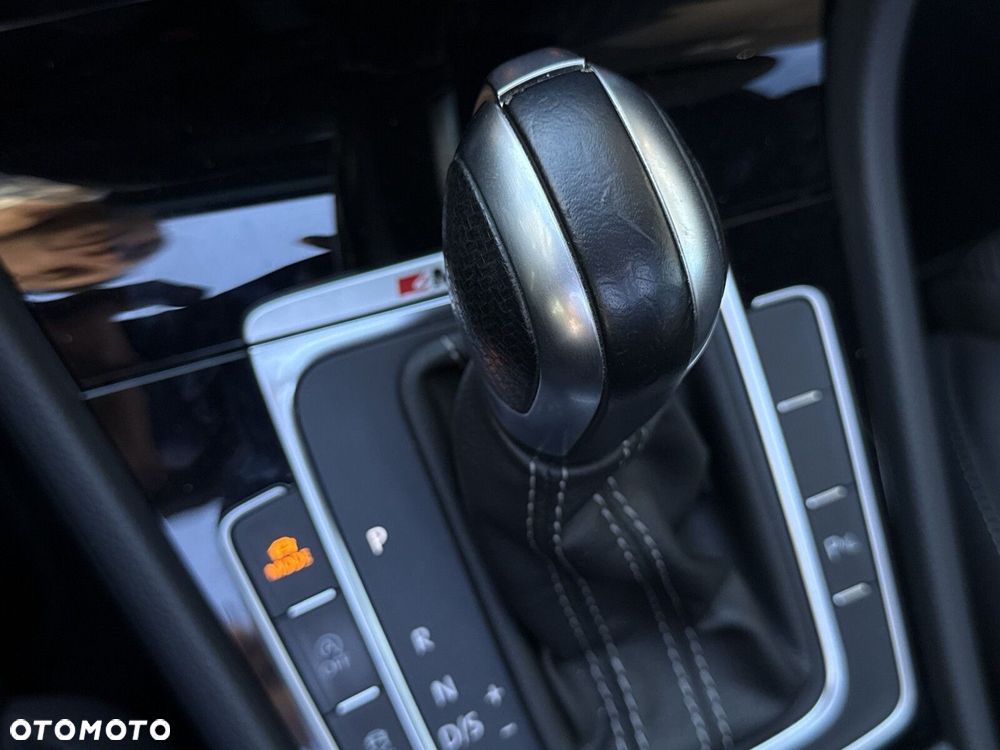 Volkswagen Golf 2.0 TSI 4Mot R DSG - 22