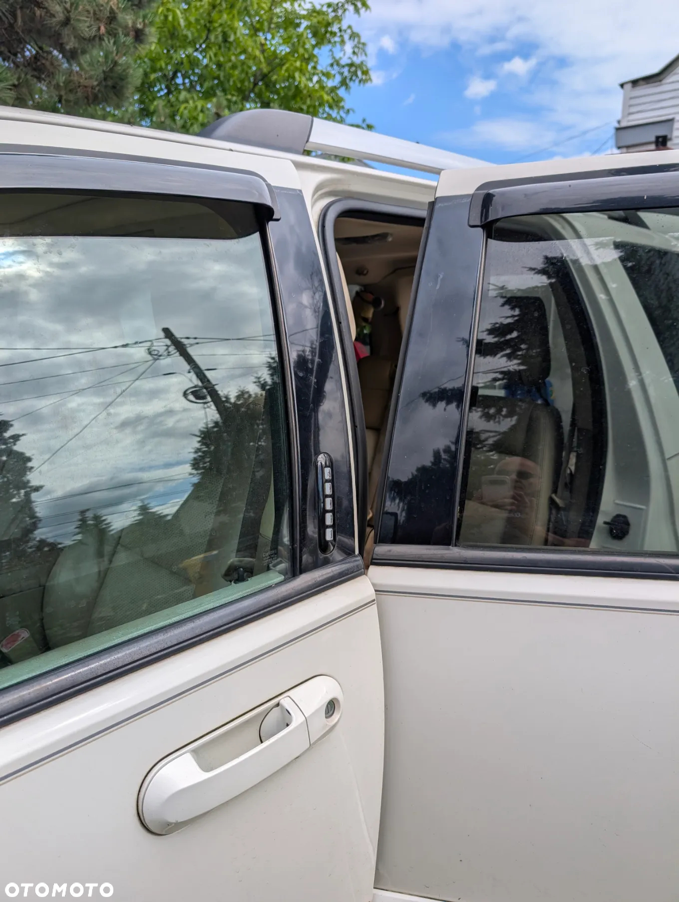 Mercury Mountaineer - 25