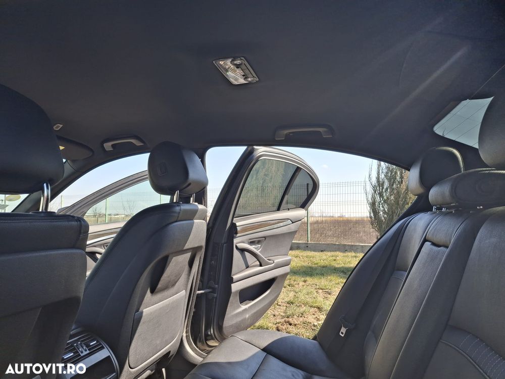 BMW Seria 5 525d Aut. Luxury Line - 14