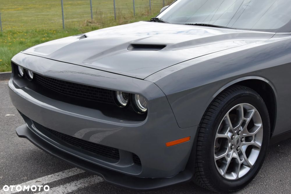 Dodge Challenger - 8