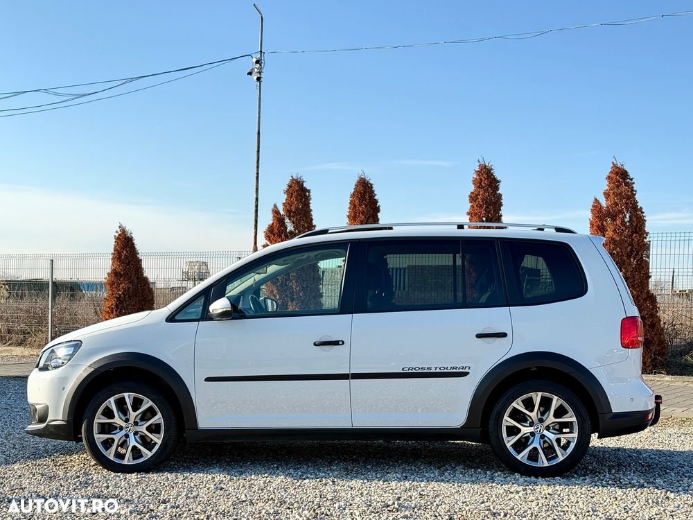 Volkswagen Touran 2.0 TDI DPF DSG Cross - 13