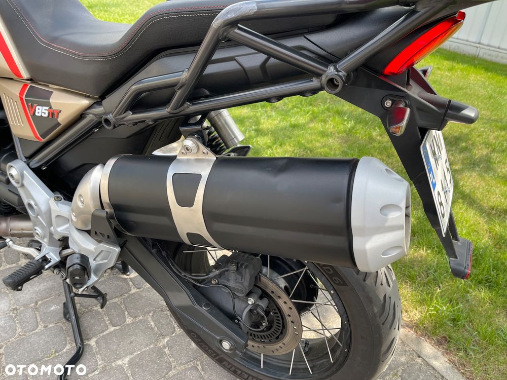 Moto Guzzi V85 - 22