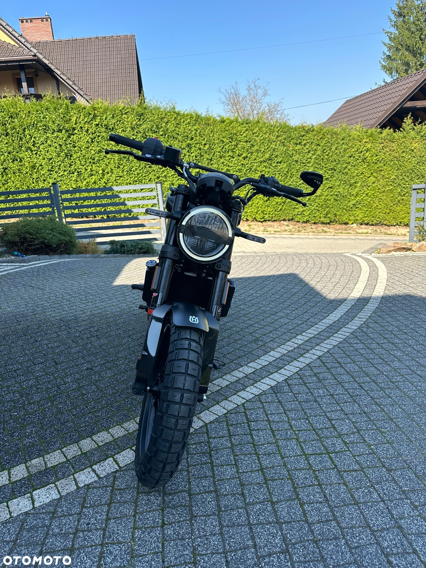 Husqvarna Svartpilen - 11