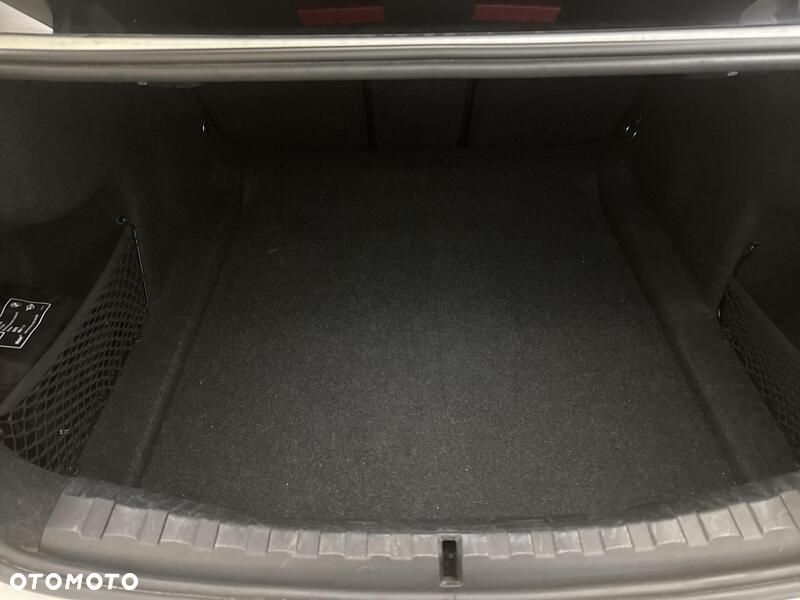 BMW Seria 3 318i - 22