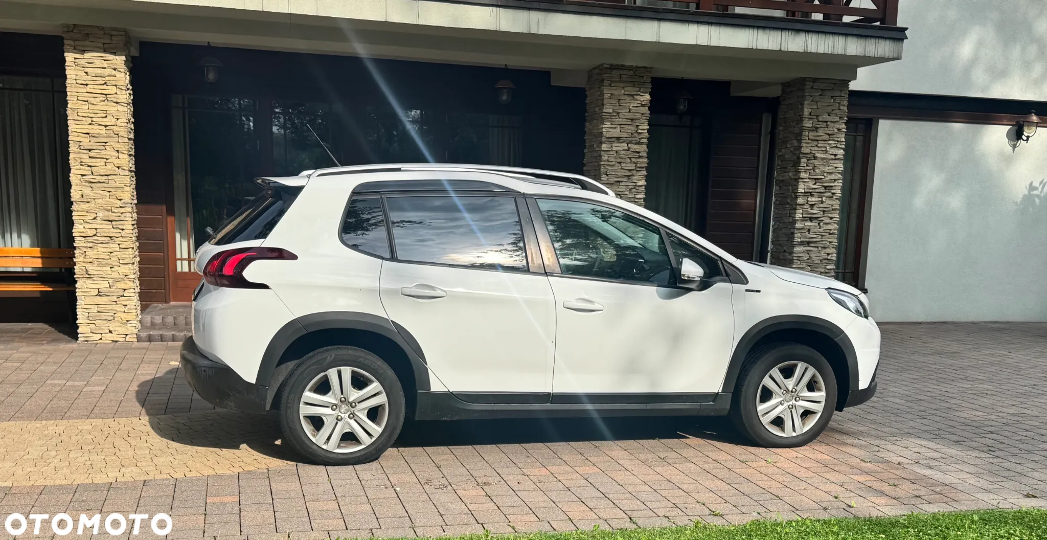 Peugeot 2008 1.2 Pure Tech Style - 7