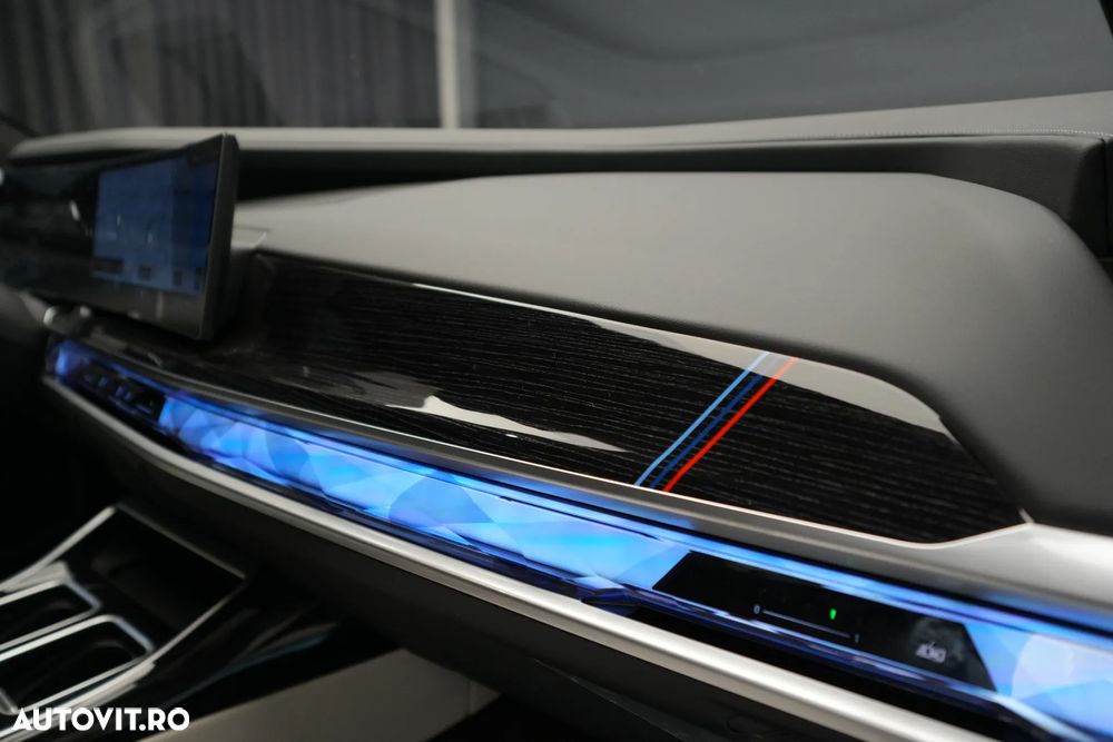 BMW Seria 7 740d xDrive MHEV - 40