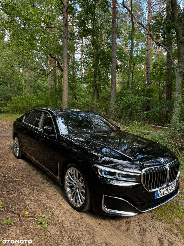 BMW Seria 7 745e - 4