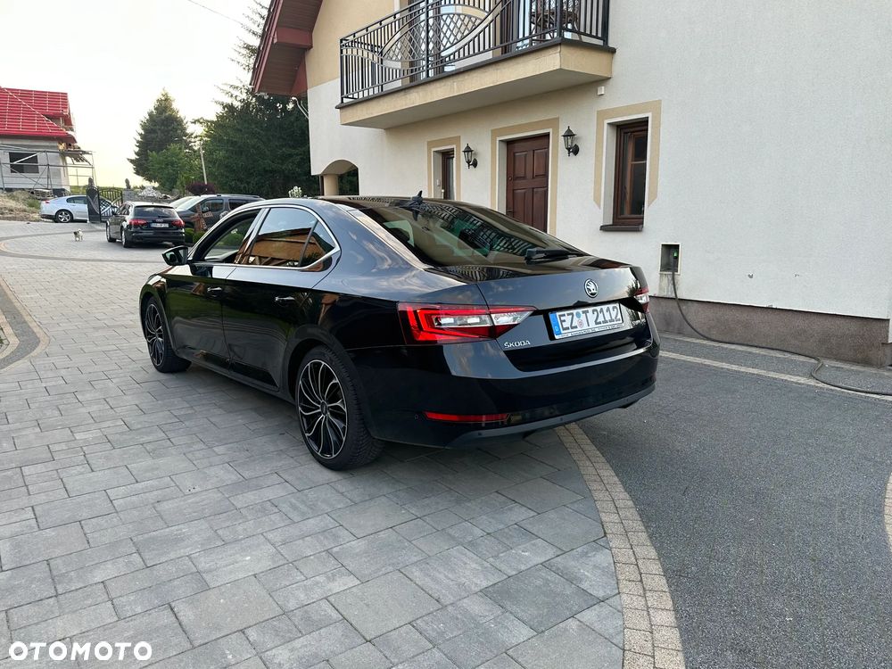 Skoda Superb 2.0 TDI DSG Ambition - 6