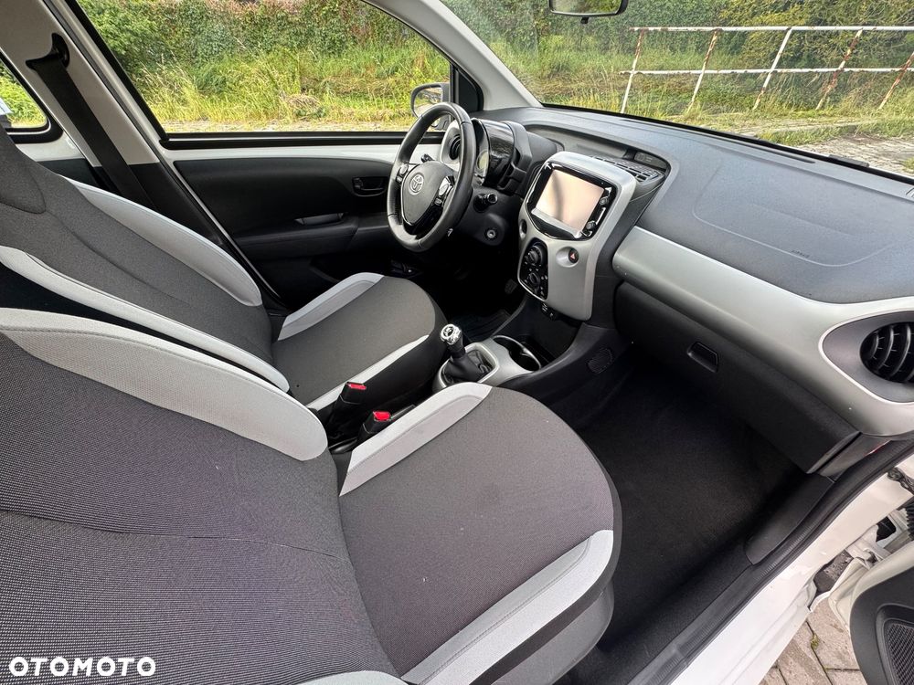 Toyota Aygo x-play - 9