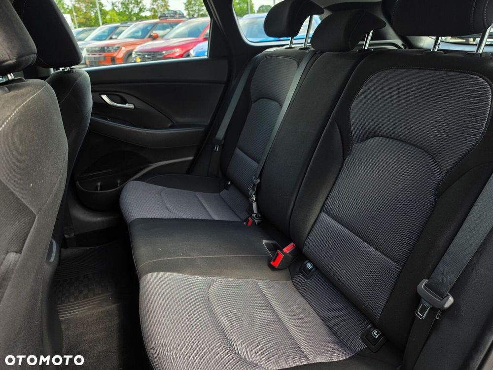 Hyundai i30 1.6 D Classic + - 24