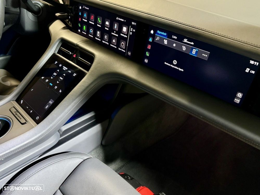 Porsche Taycan Turbo - 37