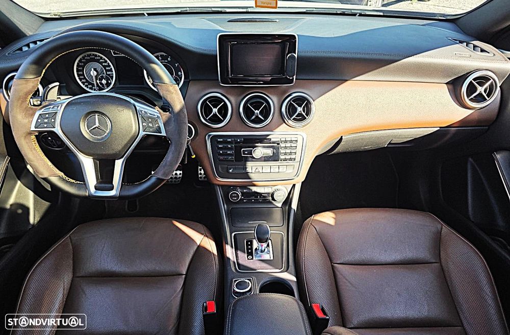 Mercedes-Benz A 45 AMG 4-Matic - 17