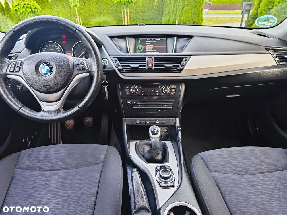 BMW X1 sDrive18d xLine - 22