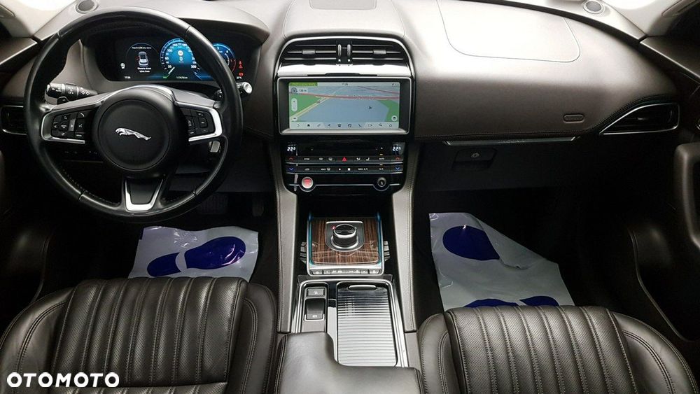 Jaguar F-Pace - 19