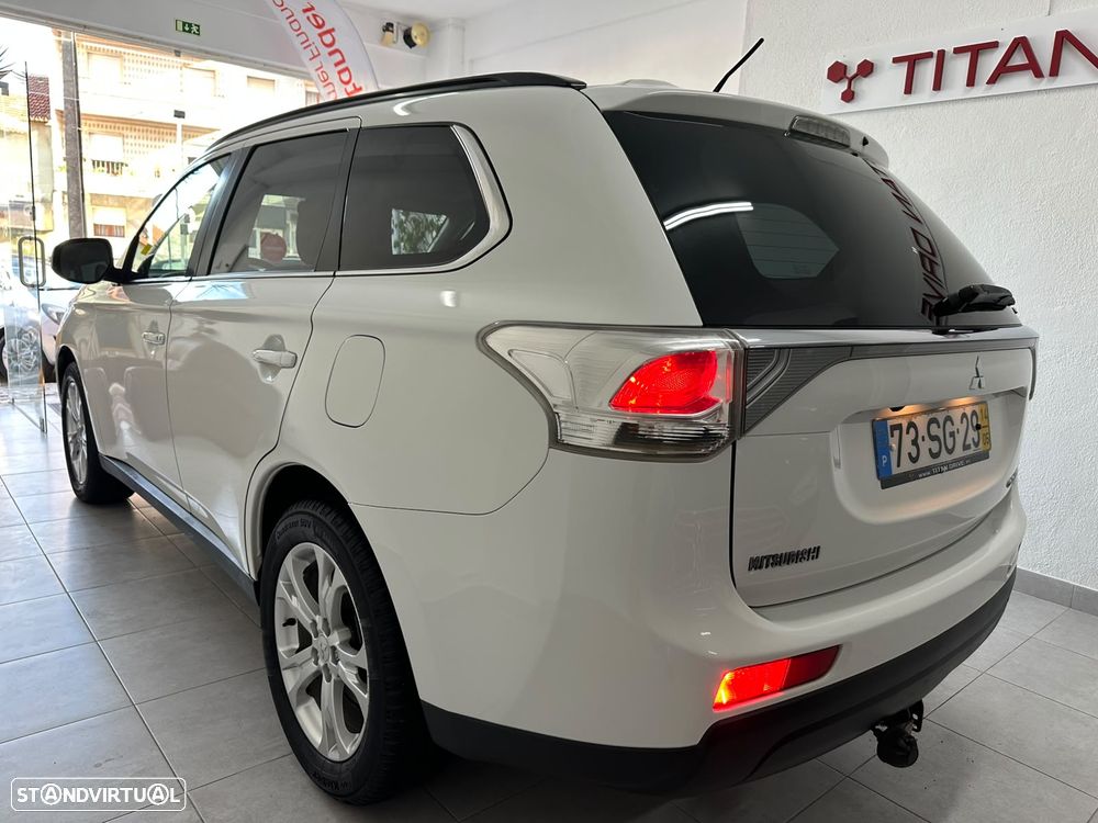 Mitsubishi Outlander 2.2 DI-D 4WD Auto Instyle - 35