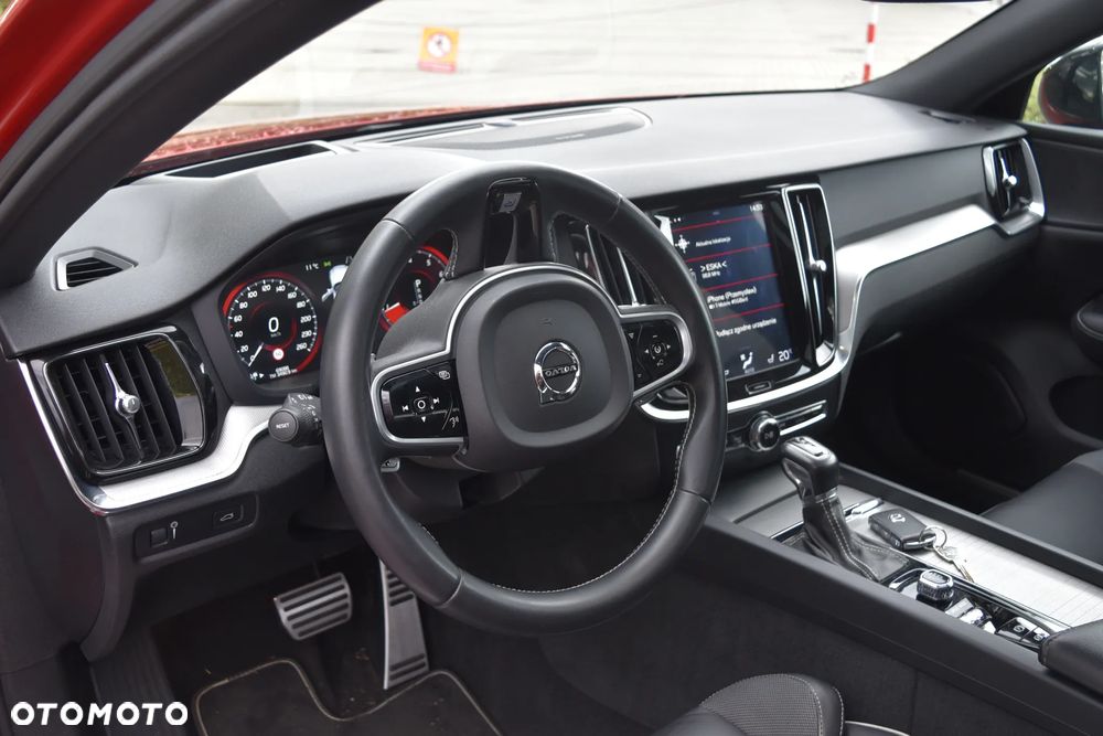 Volvo S60 T5 R-Design - 30