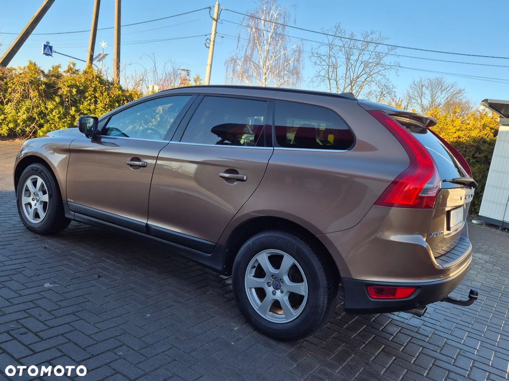 Volvo XC 60 2.4D AWD Momentum - 8