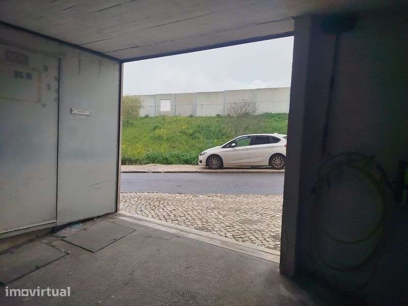 Alugo garagem Alhandra - Grande imagem: 2/8