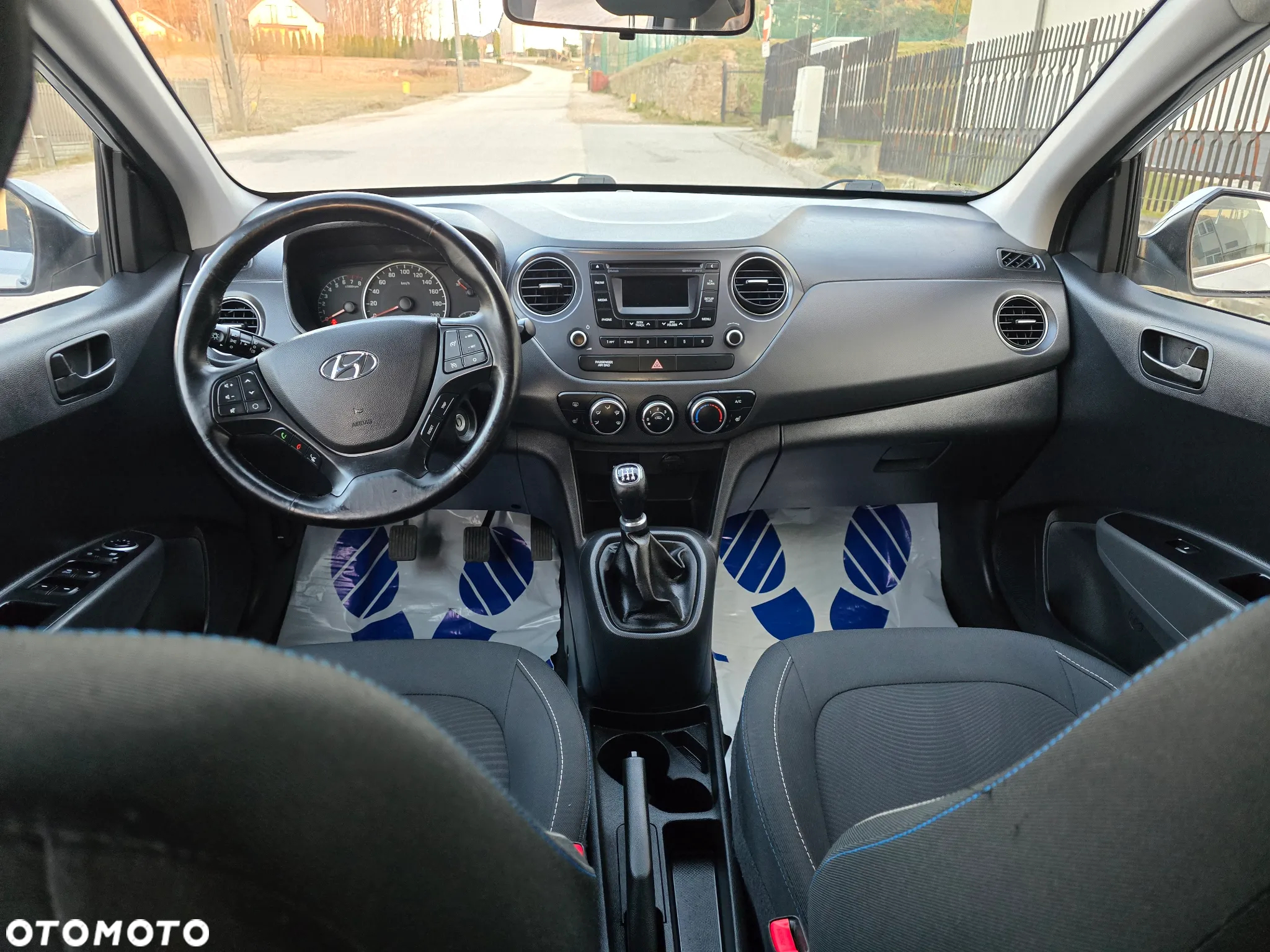 Hyundai i10 1.0 Premium - 13