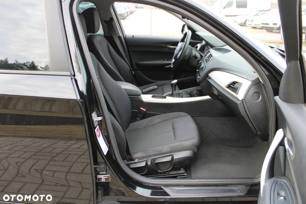 BMW Seria 1 - 25