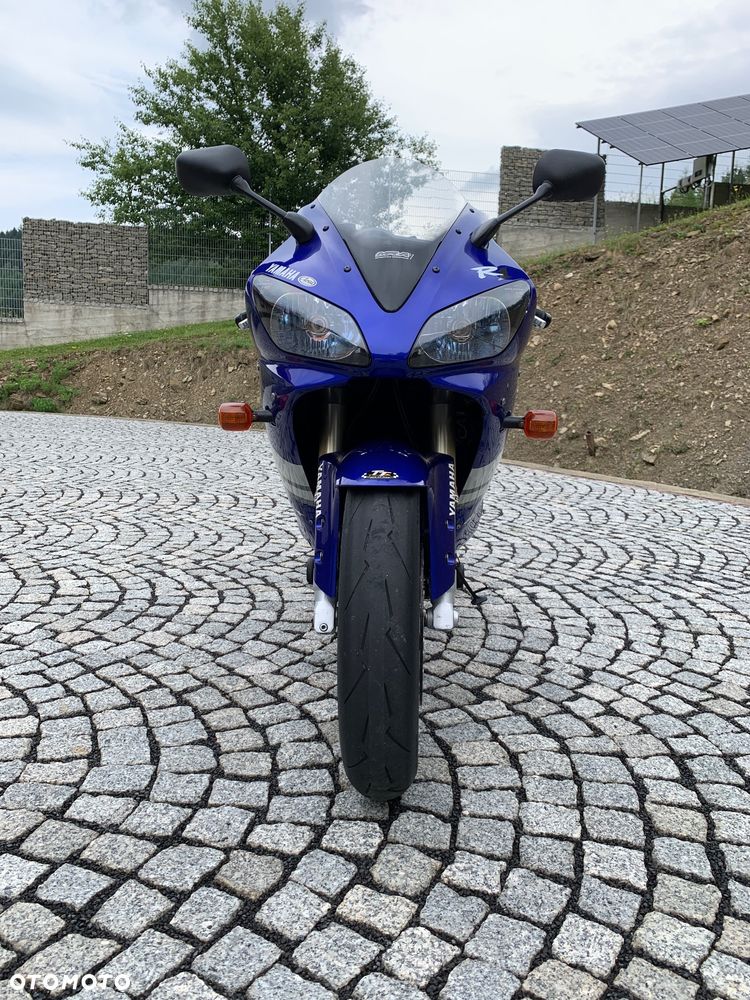 Yamaha R1 - 3