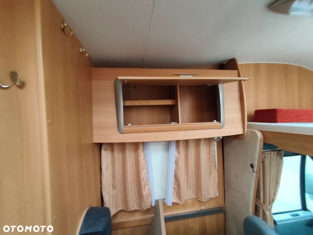 Ford Challenger - 17