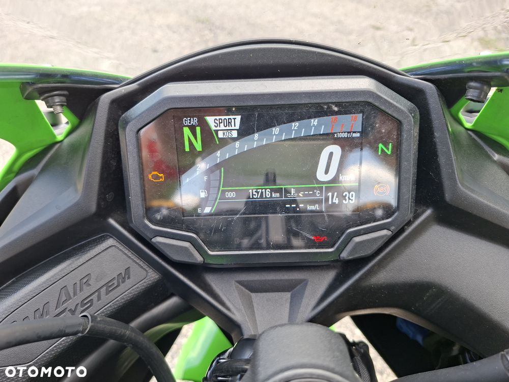 Kawasaki Ninja 400 - 11